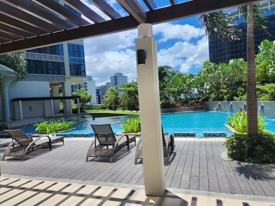 Luxestaysmnl Coastal Chic Netflx 380Mbps Pool Bgc 马尼拉 外观 照片