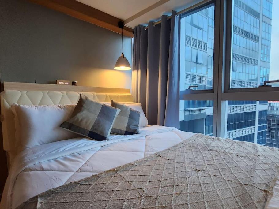 Luxestaysmnl Coastal Chic Netflx 380Mbps Pool Bgc 马尼拉 外观 照片