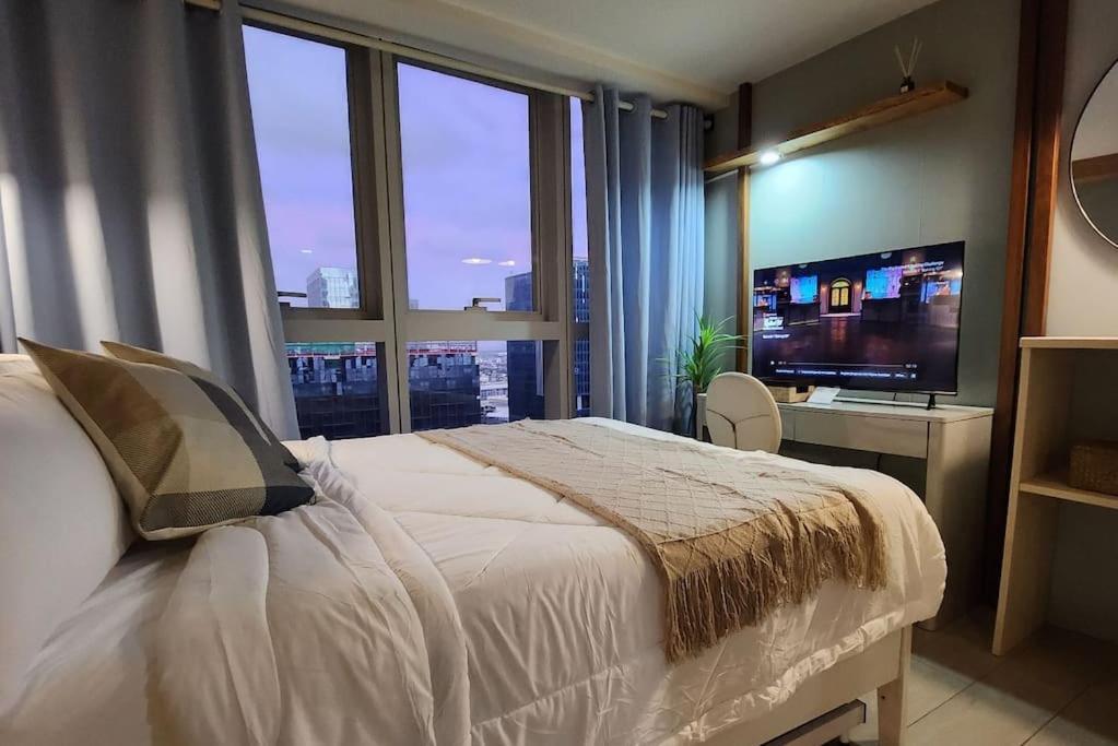Luxestaysmnl Coastal Chic Netflx 380Mbps Pool Bgc 马尼拉 外观 照片