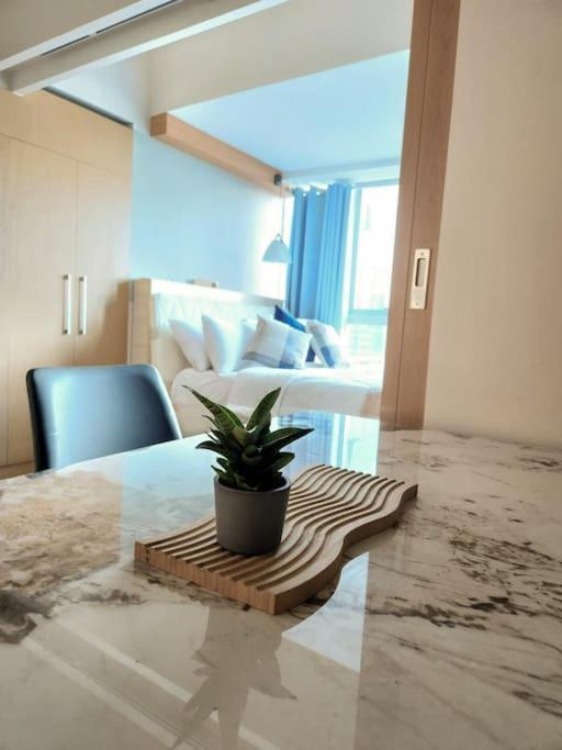 Luxestaysmnl Coastal Chic Netflx 380Mbps Pool Bgc 马尼拉 外观 照片