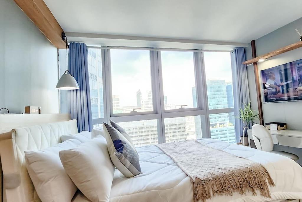 Luxestaysmnl Coastal Chic Netflx 380Mbps Pool Bgc 马尼拉 外观 照片