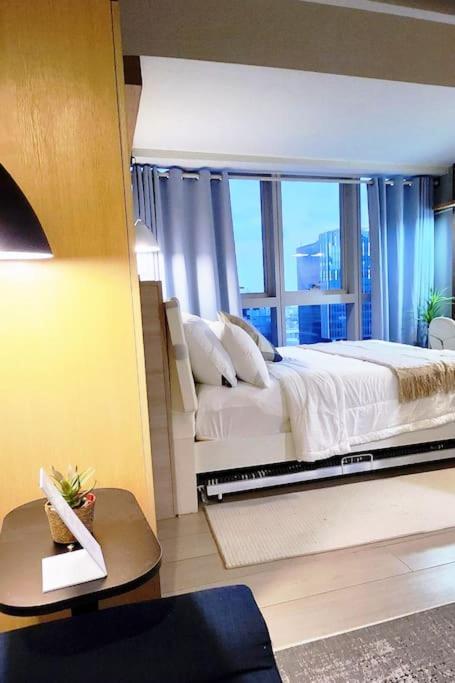 Luxestaysmnl Coastal Chic Netflx 380Mbps Pool Bgc 马尼拉 外观 照片