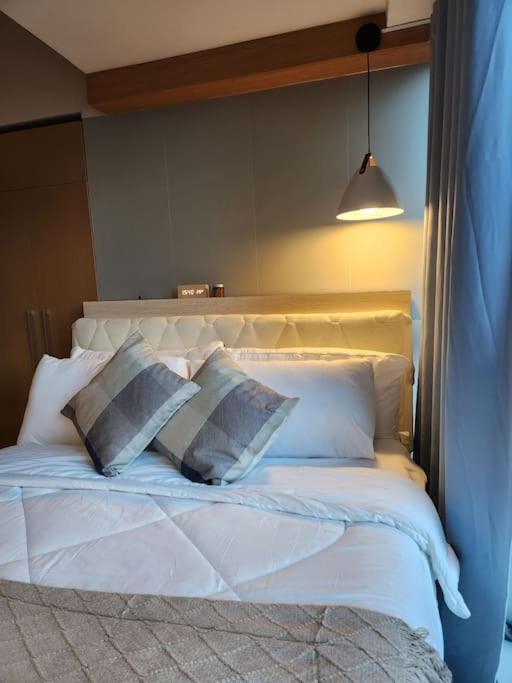 Luxestaysmnl Coastal Chic Netflx 380Mbps Pool Bgc 马尼拉 外观 照片