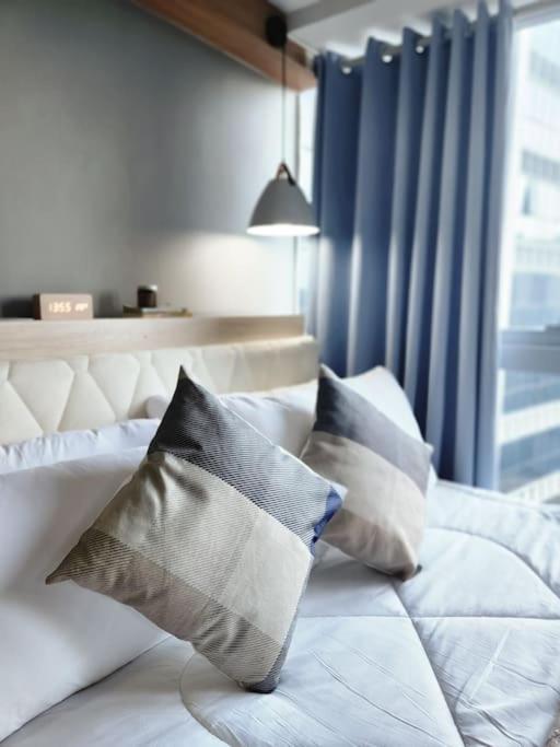 Luxestaysmnl Coastal Chic Netflx 380Mbps Pool Bgc 马尼拉 外观 照片